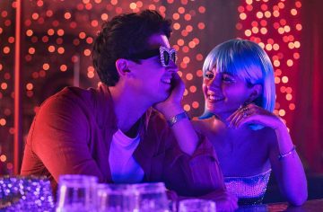 Láska aj humor. Na Netflix dorazila adaptácia knižného hitu, ktorý si podmanil aj Slovákov