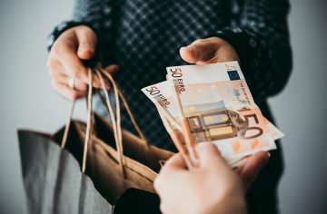 Platíš v hotovosti? Od roku 2026 si daj na Slovensku pozor na tieto limity