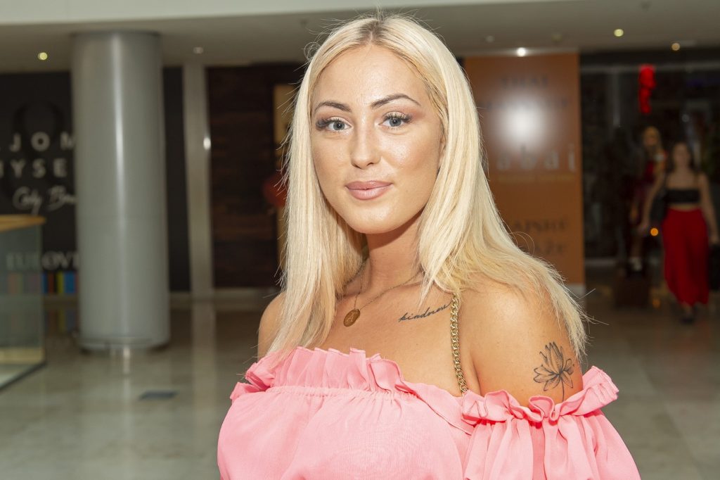 celebrity, speváčka, tehotenstvo, hudba, Aless Capparelli