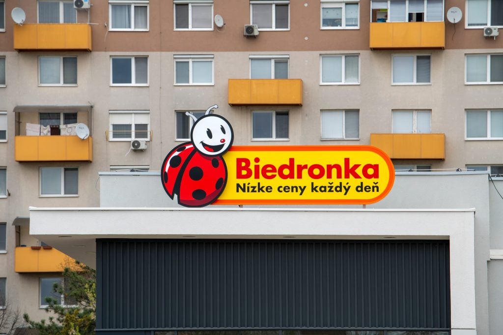 Poľský reťazec Biedronka rýchlo rozširuje sieť svojich predajní na Slovensku. Tesne pred koncom roka otvorila ďalšie dve predajne.