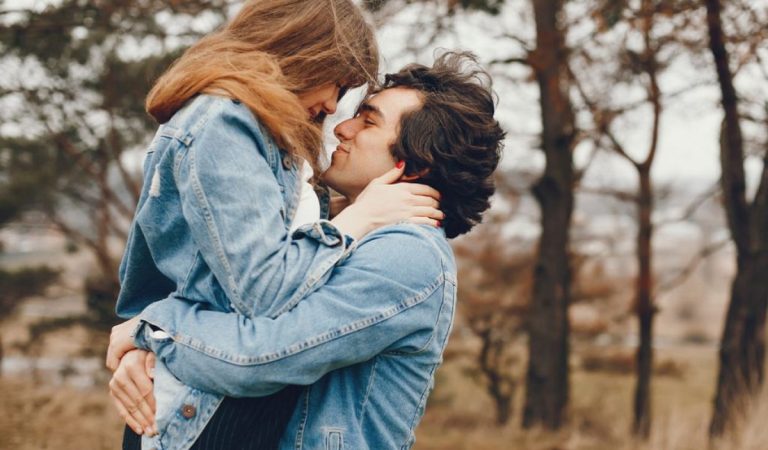 Ľudia opísali nezvyčajné okolnosti, za ktorých spoznali svojich partnerov