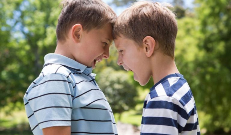 Slováci sa podelili o to, akými vecami v detstve zo žartu desili svojich mladších súrodencov