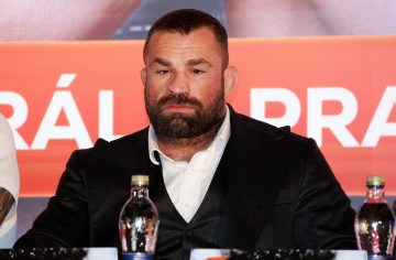 Horor v base: Karlosovi Vémolovi doslova hnije čeľusť. Zvažuje žalobu na políciu