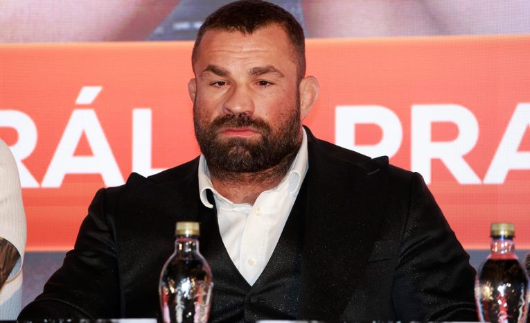 terminátor karlos vémola česko mma zápasník polícia čeľusť ústa