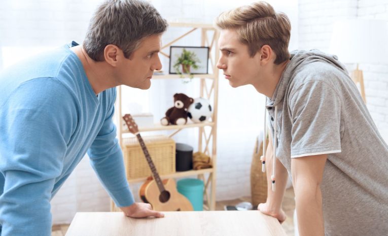 Múdrosti od rodinného stola: Vety, ktoré si prisahal, že nikdy nepovieš – a predsa ich hovoríš