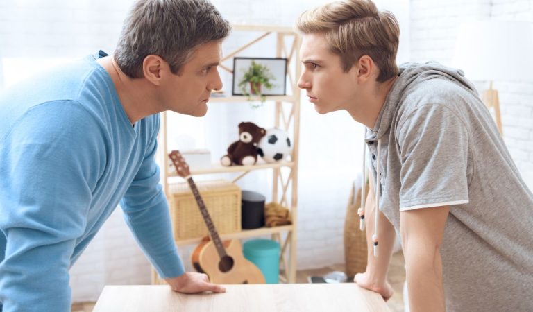 Múdrosti od rodinného stola: Vety, ktoré si prisahal, že nikdy nepovieš – a predsa ich hovoríš