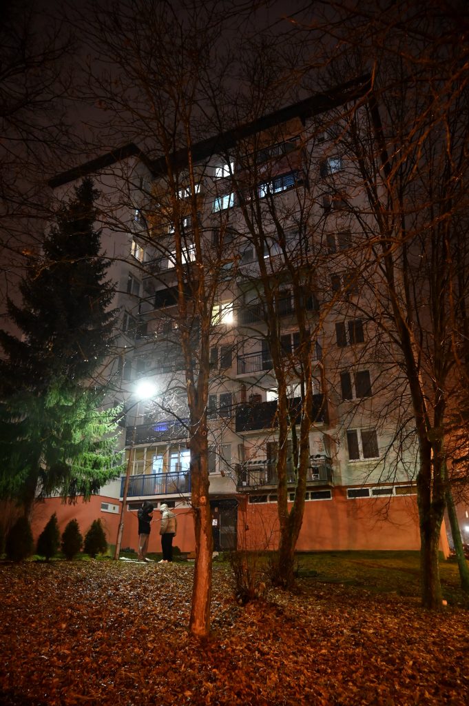 Slovenskom otriasla brutálna vražda vo Vranove nad Topľou. Muž dobodal svojich rodičov a sestru. Polícia ho spacifikovala.