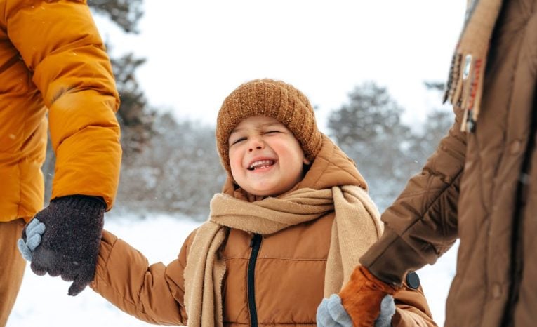 Každodenný boj. 10 vtipných príspevkov, ktoré dokonalo vystihujú zimu rodičov s malými deťmi