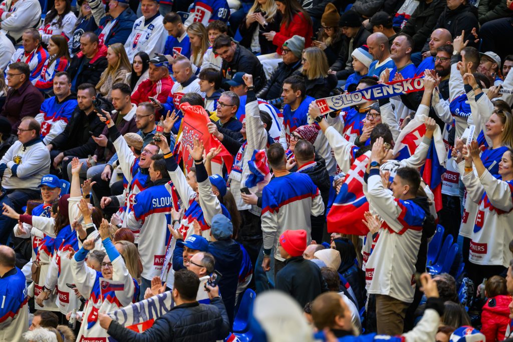 Olympijský hokejový duel Slovensko - Fínsko svojím výsledkom prekvapil celý svet. Takto reagujú zahraničné redakcie.