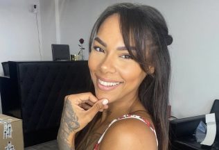 Angie Mangombe kontroverzná influencerka tehotenstvo