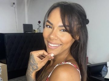 Angie Mangombe kontroverzná influencerka tehotenstvo