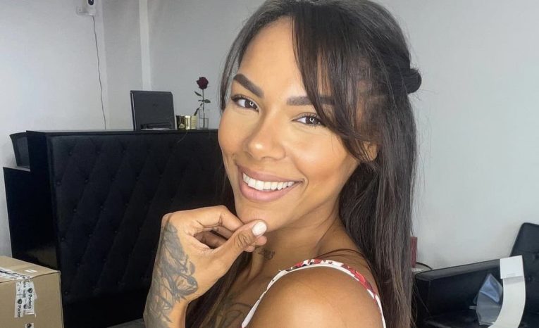 Angie Mangombe kontroverzná influencerka tehotenstvo