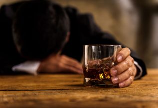 alkohol, závislosť, veda, fakty a zaujímavosti, pitie alkoholu