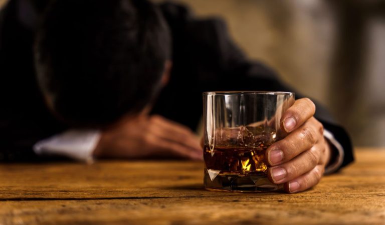 alkohol, závislosť, veda, fakty a zaujímavosti, pitie alkoholu