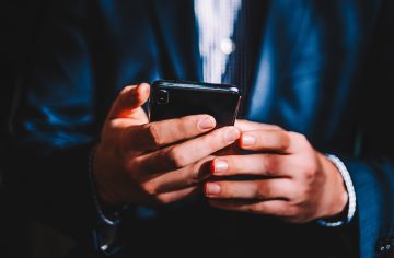 Veľká slovenská banka vyhlásila vojnu hotovosti. Za bežnú vec si priplatíš takmer 70 %