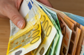 Výška platby v hotovosti je na Slovensku obmedzená. Za prekročenie limitu ti hrozí poriadne mastná pokuta