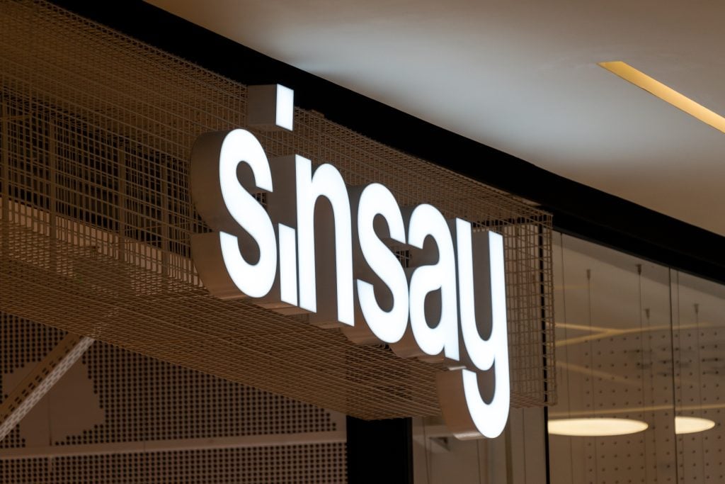 Samoobslužné pokladne sa napriek intenzívnej antikampani tešia na Slovensku veľkej popularite. Rozšíria sa aj do sveta módy.