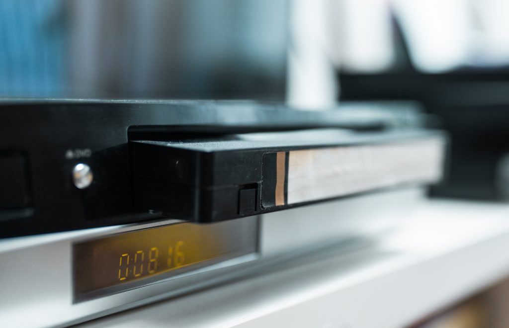 Ako vyzeralo vyrastanie na Slovensku v 90. rokoch? Spomienky na Jednotu, Tamagoči a VHS