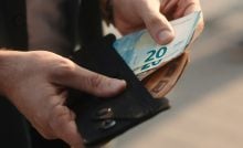 slovensko slováci príspevok ľudia peniaze financie rodičia rodičovský príspevok materský