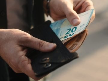 slovensko slováci príspevok ľudia peniaze financie rodičia rodičovský príspevok materský