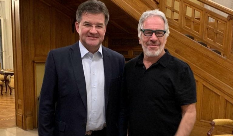 umelá inteligencia lajčák epstein fotografia držanie tela reč tela