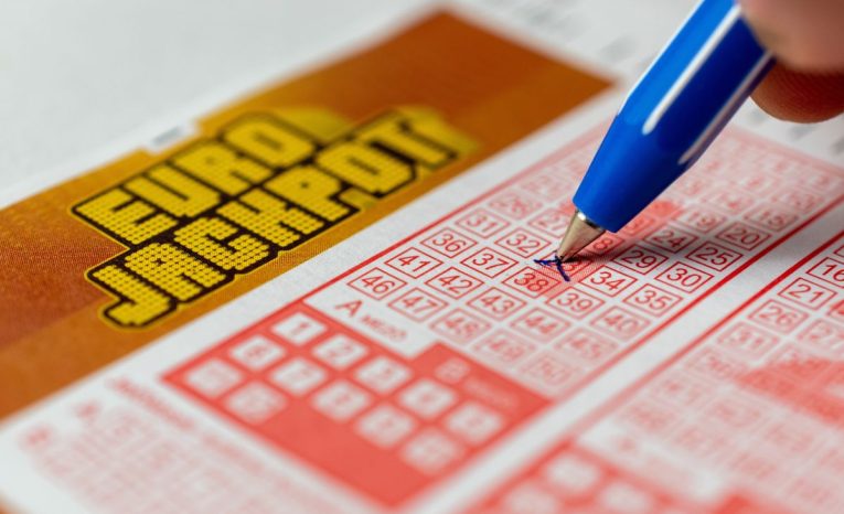 lotéria, výhra v lotérii, Slovensko, peniaze, šťastie, Eurojackpot, Tipos, jackpot