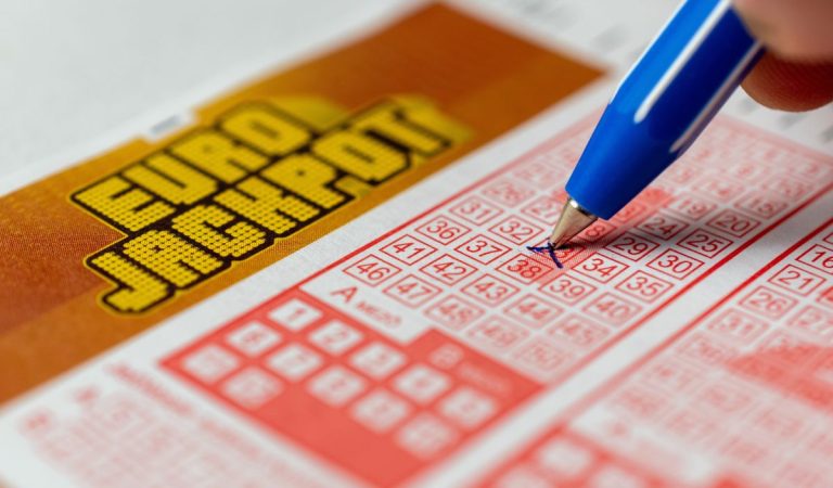 lotéria, výhra v lotérii, Slovensko, peniaze, šťastie, Eurojackpot, Tipos, jackpot