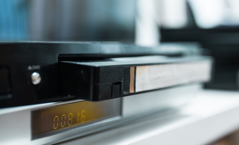 Ako vyzeralo vyrastanie na Slovensku v 90. rokoch? Spomienky na Jednotu, Tamagoči a VHS