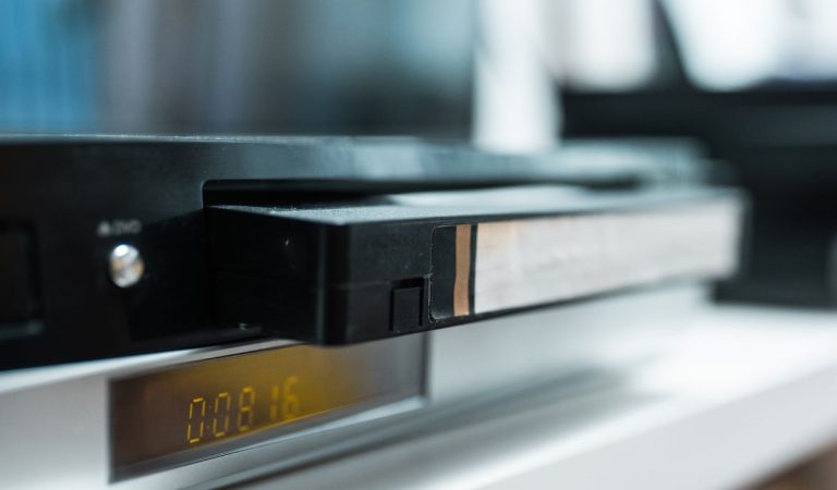 Ako vyzeralo vyrastanie na Slovensku v 90. rokoch? Spomienky na Jednotu, Tamagoči a VHS