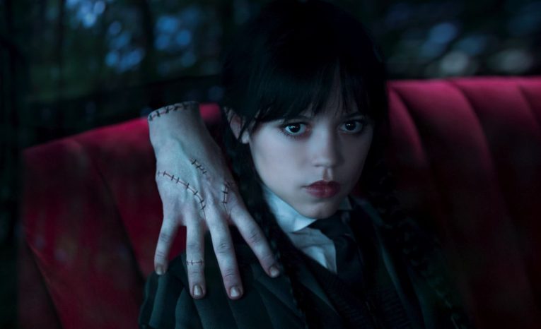 Wednesday, seriály, stream platformy, Netflix, Stranger Things, Winona Ryder