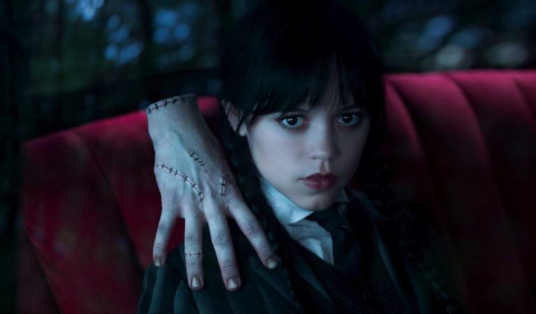 Wednesday, seriály, stream platformy, Netflix, Stranger Things, Winona Ryder