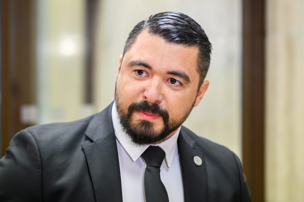 Šéf SIS Pavol Gašpar dostal od prezidenta Pellegriniho trest v súvislosti s jeho medializovanou dopravnou nehodou.