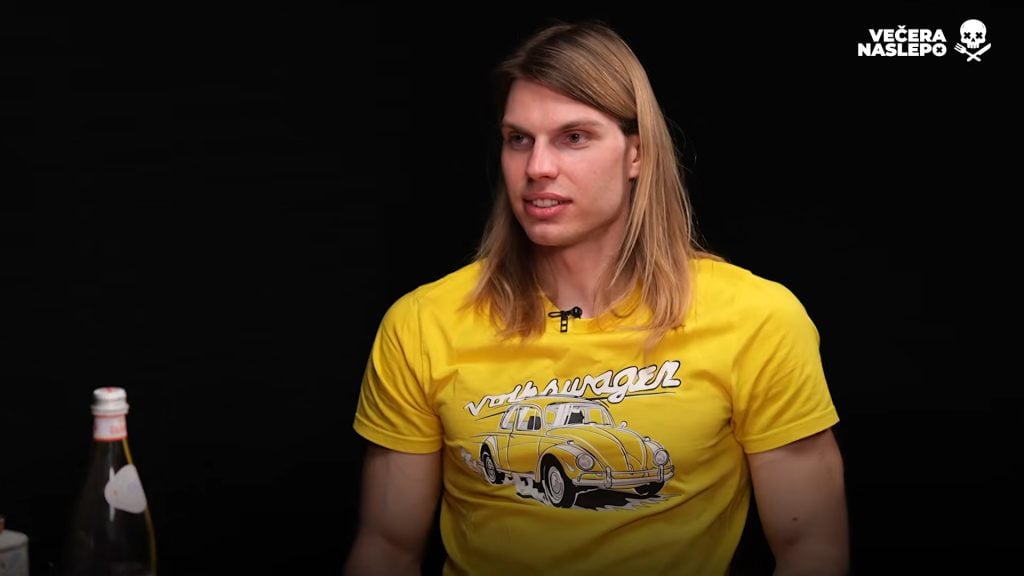 V tejto epizóde Večera naslepo sa za stolom stretli dve veľké hviezdy relácie Mama, ožeň ma - Henrik a Tomáš.