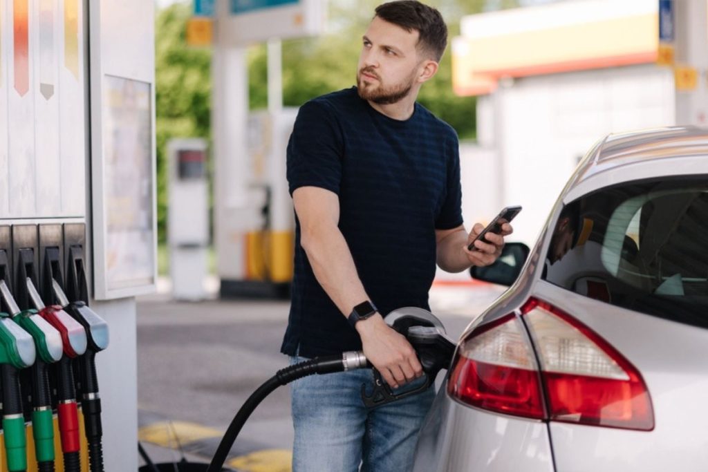 Ceny palív u nášho suseda vyleteli prudko nahor. Slováci už za hranicami neušetria