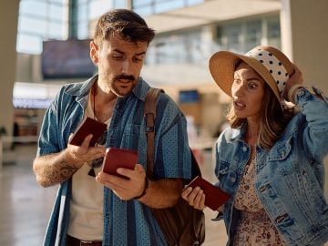 cestovanie slovensko slováci ľudia lietanie letisko qr kód