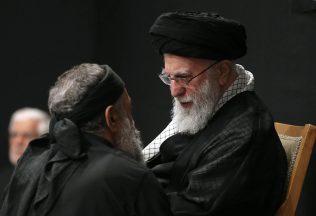 chamenei irán vojna politika líder