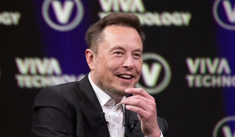 elon musk starlink slovensko satelity signál