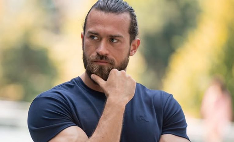 henrik szabo spoveď minulosť mama ožeň ma aquaman