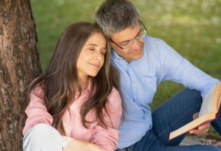 10 vecí, ktoré pochopia len tí, ktorí žijú pod jednou strechou s introvertom