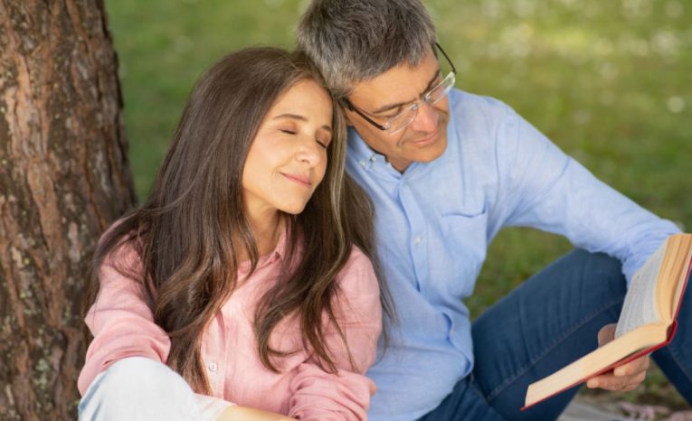 10 vecí, ktoré pochopia len tí, ktorí žijú pod jednou strechou s introvertom