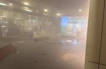 Iránske útoky už zasiahli aj dubajské letisko. V plameňoch skončil aj ďalší luxusný hotel