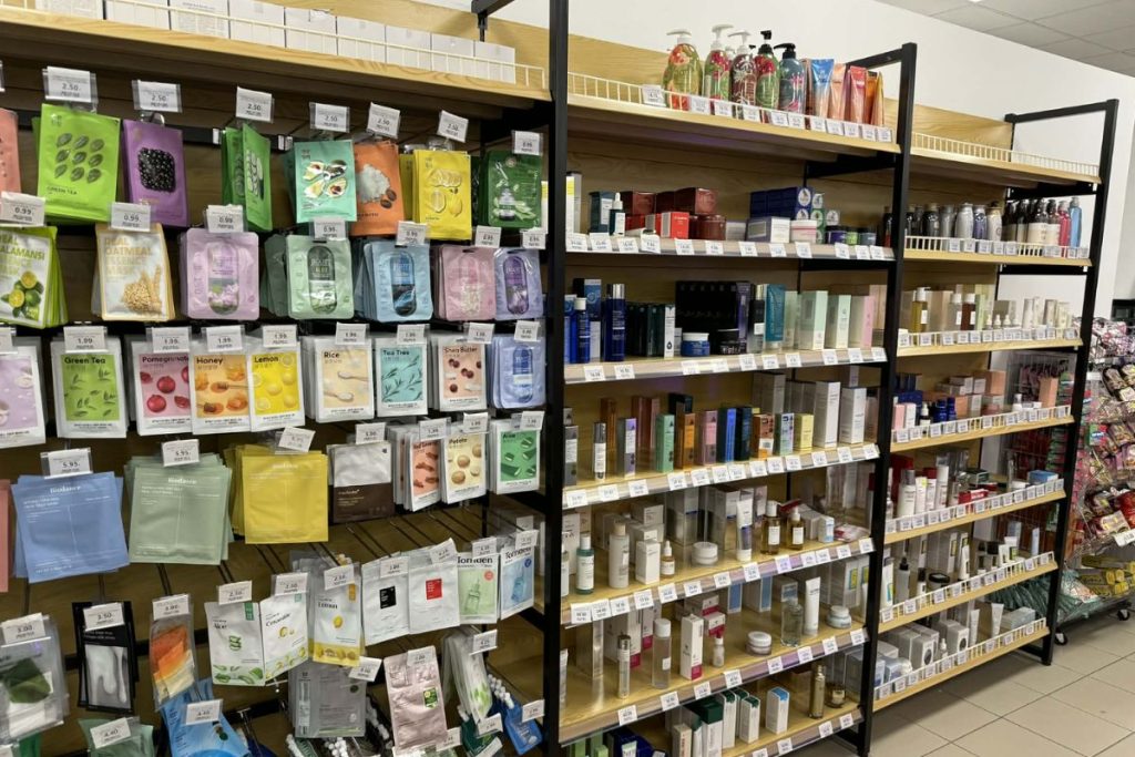 V Galante sme našli nenápadné dvere, za ktorými sa skrýva čistá Ázia. Unikátny obchod jej môže závidieť celé Slovensko