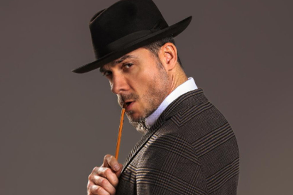 Vtipy vystriedalo opité jachtanie známeho herca. Namiesto „Chlapského raja“ zažili diváci v Rožňave trápne peklo