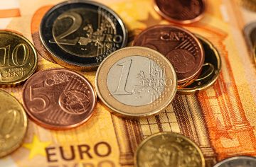 Tvoj zostatok na účte klame: Neviditeľný zlodej ťa oberá o peniaze, kým spíš