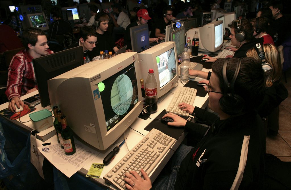 Každá generácia zažije to, že nejaké kedysi rozšírené prevádzky ukončia svoju činnosť. Väčšinou preto, že o ich služby nie je viac záujem.