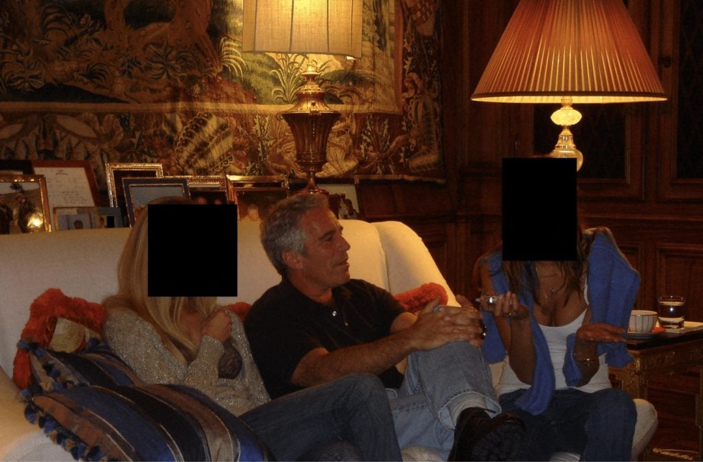 Biele plášte v službách monštra: Ako Jeffrey Epstein korumpoval najlepších lekárov sveta