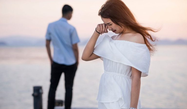 Od popierania po zmierenie: 16 porozchodových fáz, ktorými si prejdeš po konci vzťahu