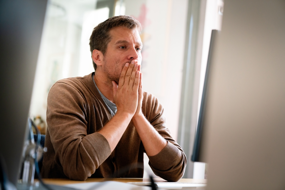 Aj takéto odporné správanie musia ľudia znášať v práci