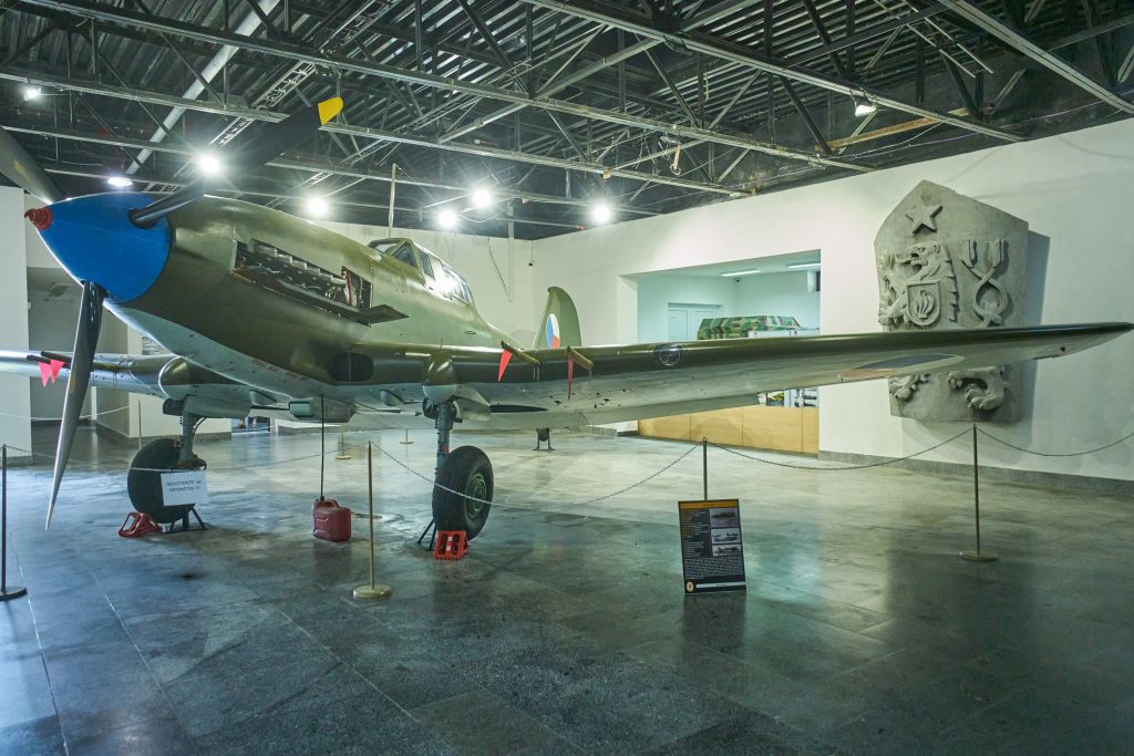 Pred 70 rokmi zamrznutý Dunaj spôsoboval veľké hospodárske škody. Armáda dostala rozkaz ľad zničiť bombardovaním.