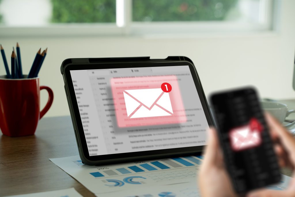 Spoločnosť ESET upozorňuje na novú formu sofistikovaného on-line podvodu. Podvodníci rozposielajú falošné faktúry.